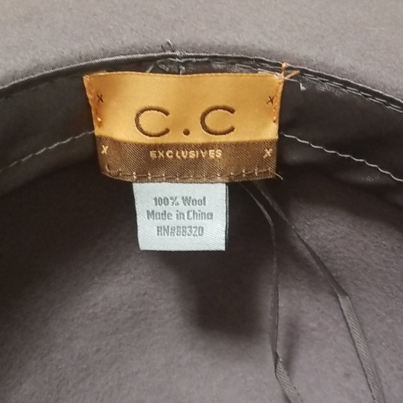 Wool hat - Picture 3 of 4